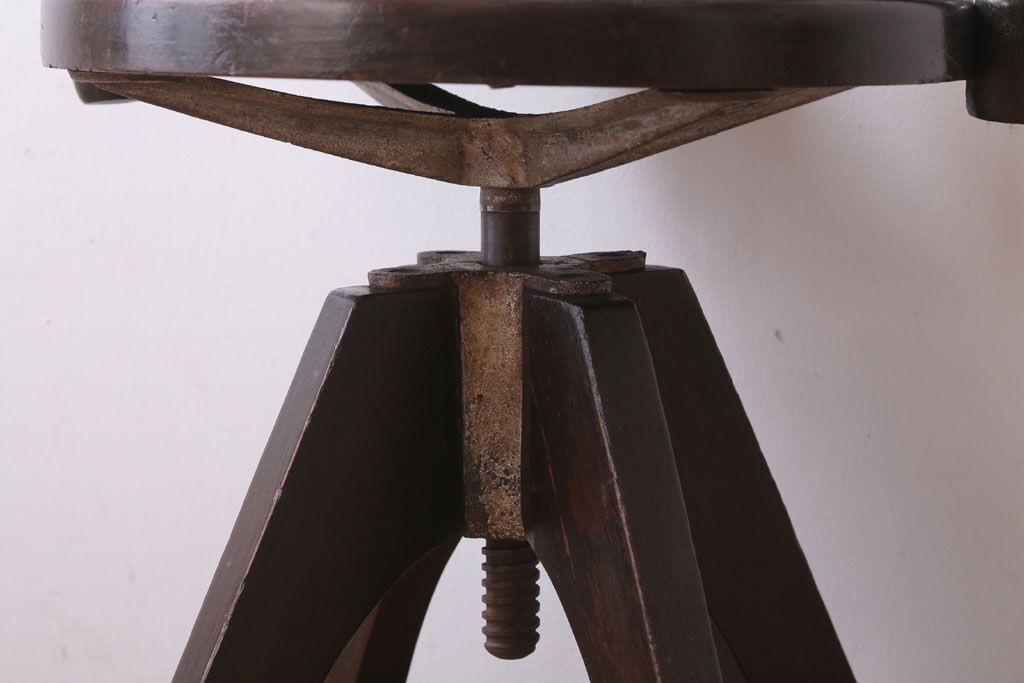 アンティーク家具　大正ロマン　小ぶりなアンティーク回転椅子(3)