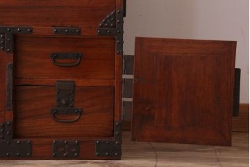 アンティーク家具　古民具・骨董　明治期　総桐材!アンティーク上手物観音箪笥(衣装箪笥、桐箪笥、桐たんす)