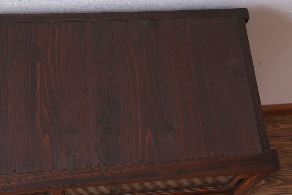 アンティーク家具　和製アンティーク　モールガラス入り!前面欅材の鉄脚サイドボード(収納棚)