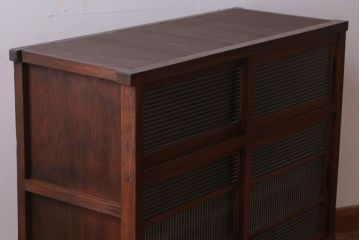 アンティーク家具　和製アンティーク　モールガラス入り!前面欅材の鉄脚サイドボード(収納棚)