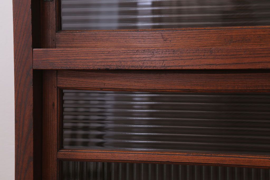 アンティーク家具　和製アンティーク　モールガラス入り!前面欅材の鉄脚サイドボード(収納棚)