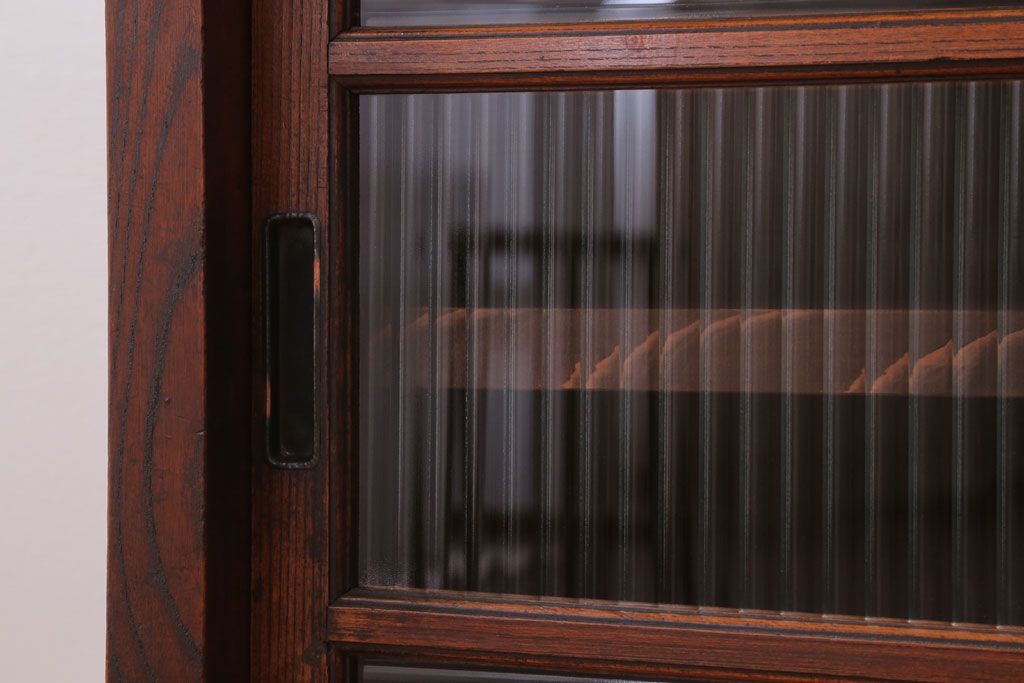 アンティーク家具　和製アンティーク　モールガラス入り!前面欅材の鉄脚サイドボード(収納棚)