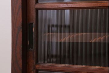 アンティーク家具　和製アンティーク　モールガラス入り!前面欅材の鉄脚サイドボード(収納棚)