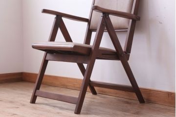 ヴィンテージ家具　昭和レトロ　ビンテージキツツキ　飛騨産業　本革座面の折りたたみアームチェア