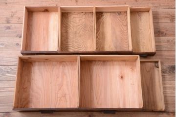 アンティーク家具　古民具・骨董　モールガラス入り!前面欅材の和製アンティーク収納棚(2)