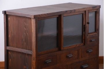 アンティーク家具　古民具・骨董　モールガラス入り!前面欅材の和製アンティーク収納棚(2)