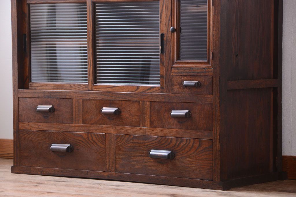 アンティーク家具　古民具・骨董　モールガラス入り!前面欅材の和製アンティーク収納棚(2)