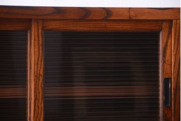 アンティーク家具　古民具・骨董　モールガラス入り!前面欅材の和製アンティーク収納棚(2)