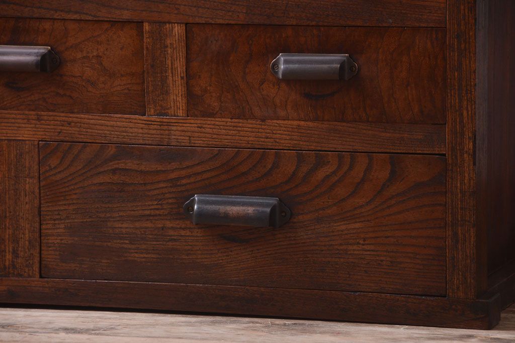 アンティーク家具　古民具・骨董　モールガラス入り!前面欅材の和製アンティーク収納棚(2)