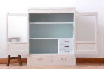 アンティーク家具　アンティーク　ダイヤガラス入り!バイカラーペイントの小ぶりな収納棚(キャビネット)