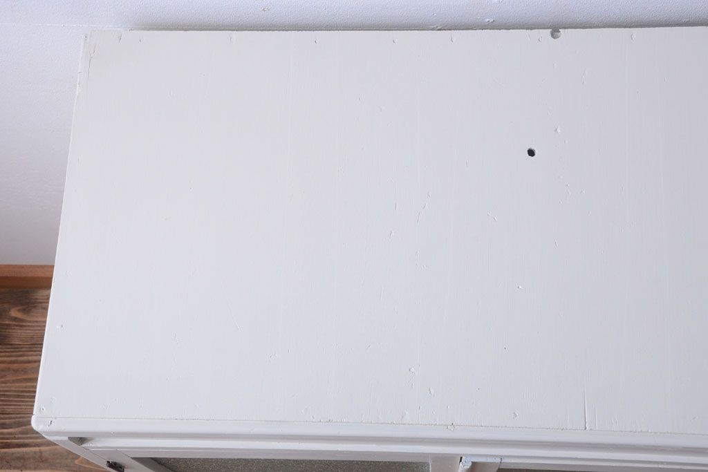 アンティーク家具　アンティーク　ダイヤガラス入り!バイカラーペイントの小ぶりな収納棚(キャビネット)