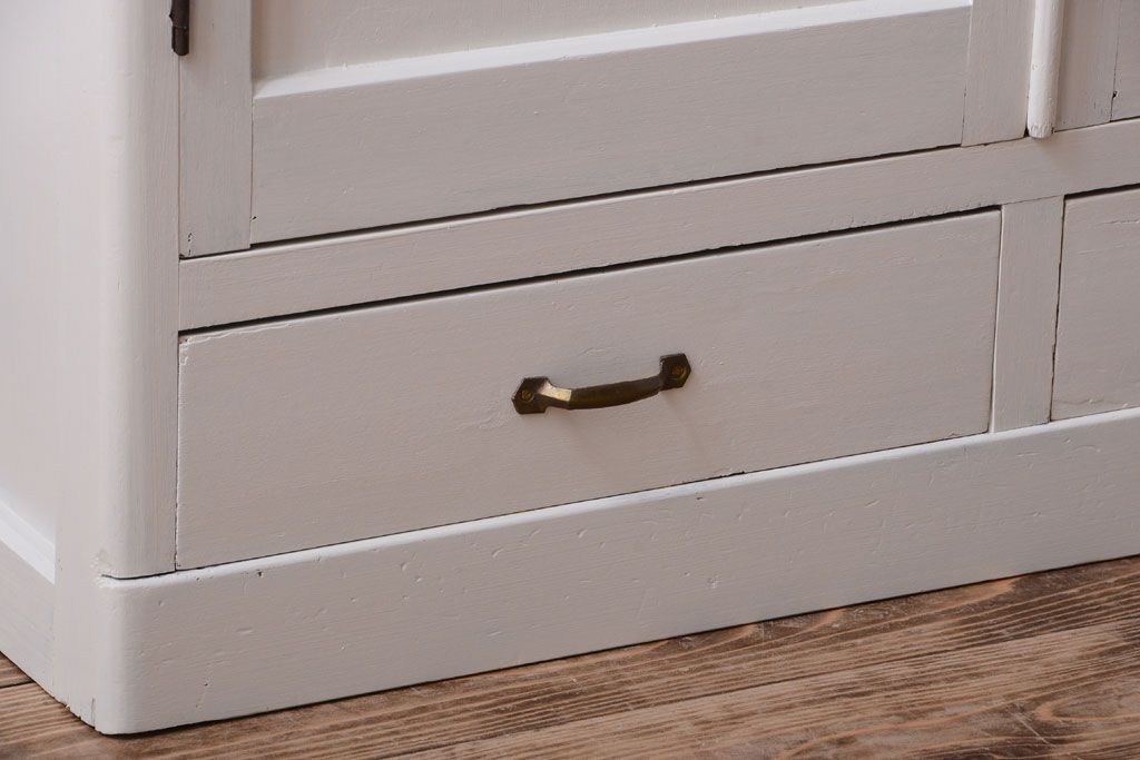 アンティーク家具　アンティーク　ダイヤガラス入り!バイカラーペイントの小ぶりな収納棚(キャビネット)