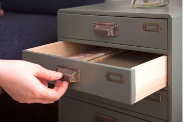 アンティーク家具　和製アンティーク　ネームプレート付き!くすみカラーペイントの小引き出し