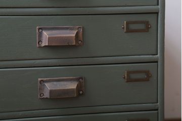 アンティーク家具　和製アンティーク　ネームプレート付き!くすみカラーペイントの小引き出し