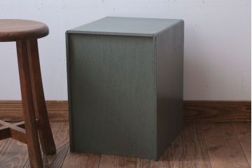 アンティーク家具　和製アンティーク　ネームプレート付き!くすみカラーペイントの小引き出し