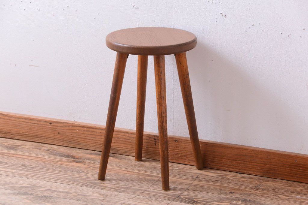 レトロ家具　和製アンティーク　レトロな木味のスツール(1)