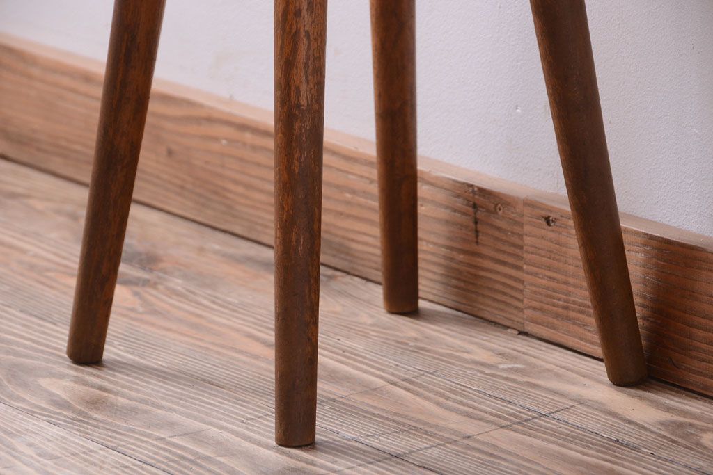 レトロ家具　和製アンティーク　レトロな木味のスツール(1)