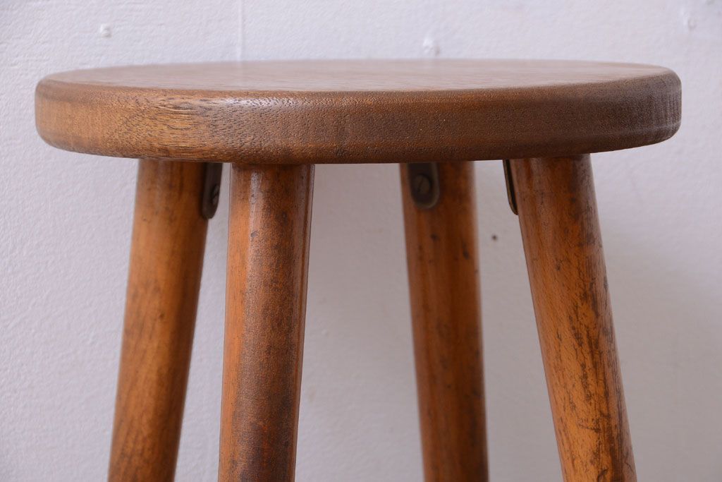 レトロ家具　和製アンティーク　レトロな木味のスツール(1)