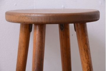 レトロ家具　和製アンティーク　レトロな木味のスツール(1)