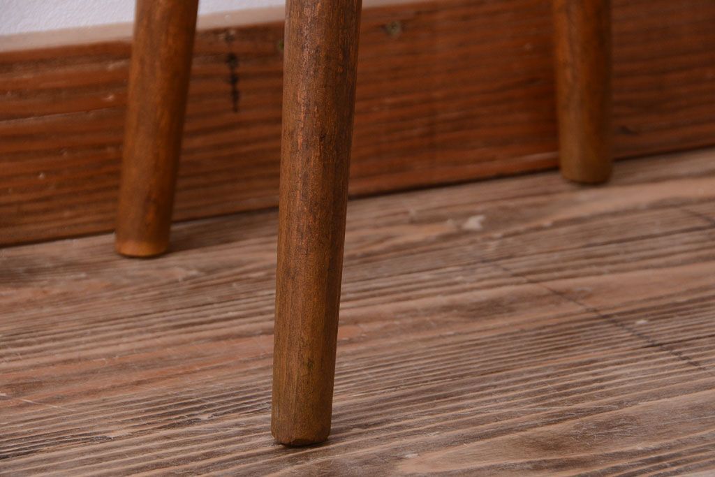 レトロ家具　和製アンティーク　レトロな木味のスツール(1)