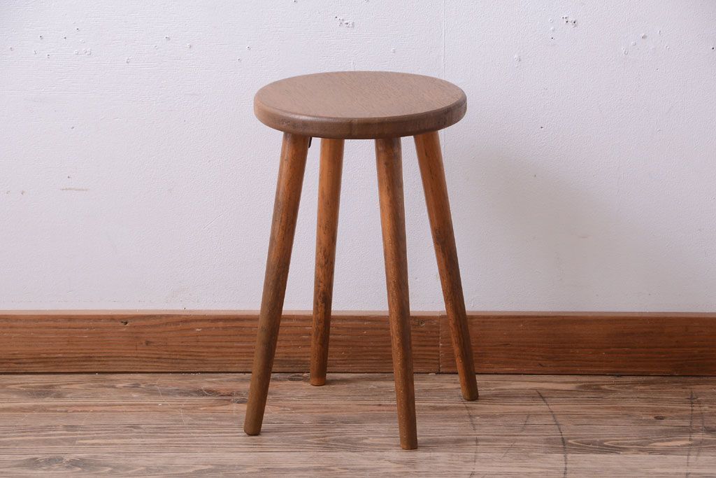 レトロ家具　和製アンティーク　レトロな木味のスツール(1)