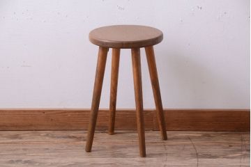 レトロ家具　和製アンティーク　レトロな木味のスツール(1)