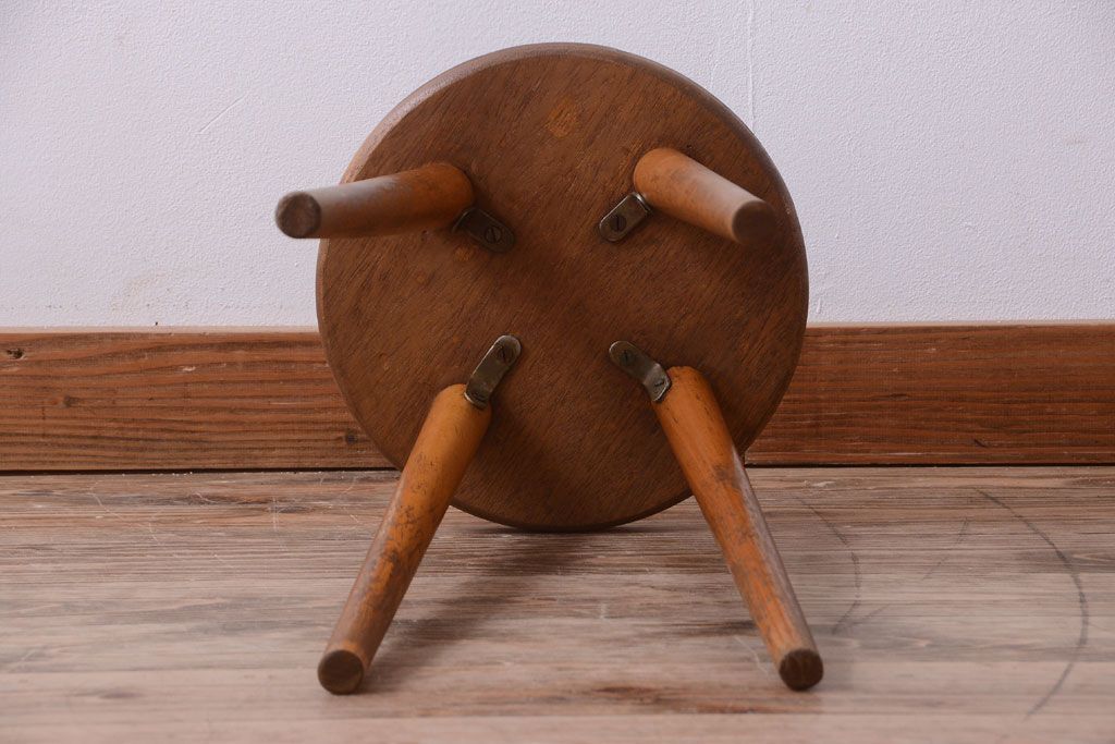 レトロ家具　和製アンティーク　レトロな木味のスツール(1)