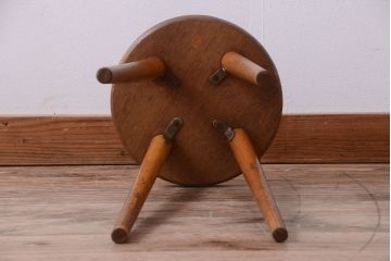 レトロ家具　和製アンティーク　レトロな木味のスツール(1)