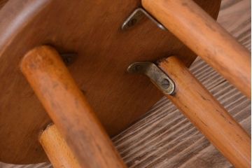 レトロ家具　和製アンティーク　レトロな木味のスツール(1)