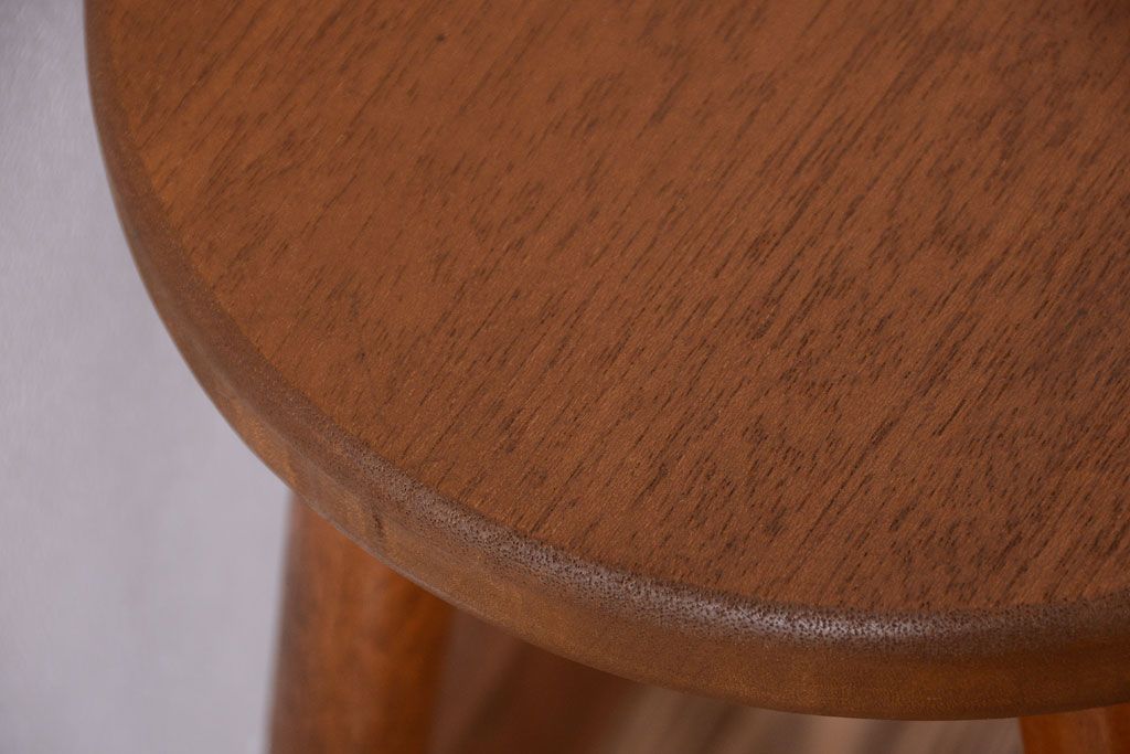 レトロ家具　和製アンティーク　レトロな木味のスツール(2)