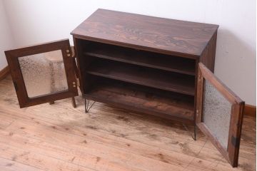 アンティーク家具　和製アンティーク　結霜ガラス入り!鉄脚サイドボード(ローボード)