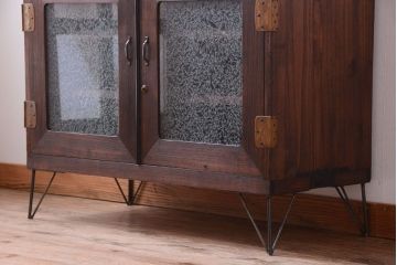アンティーク家具　和製アンティーク　結霜ガラス入り!鉄脚サイドボード(ローボード)