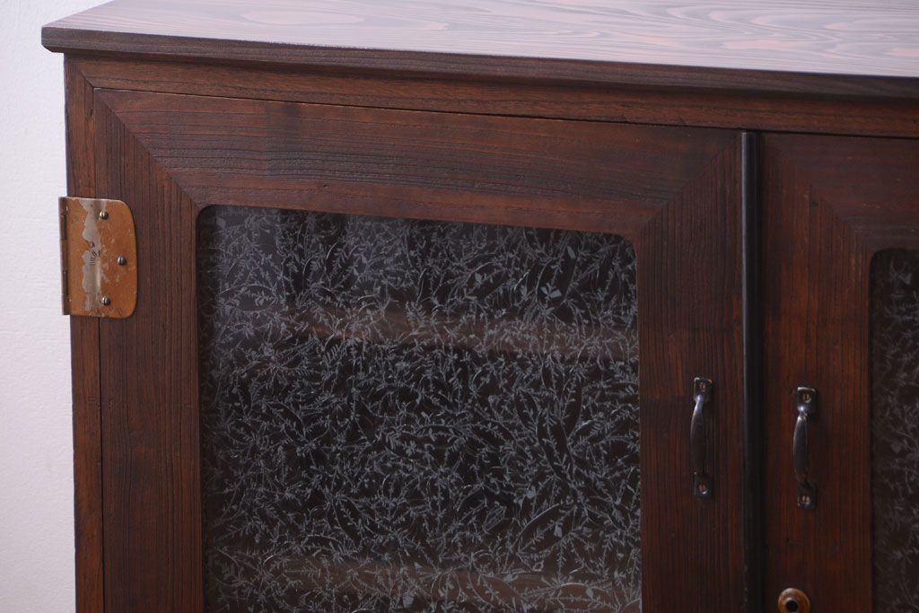 アンティーク家具　和製アンティーク　結霜ガラス入り!鉄脚サイドボード(ローボード)