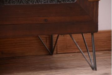 アンティーク家具　和製アンティーク　結霜ガラス入り!鉄脚サイドボード(ローボード)