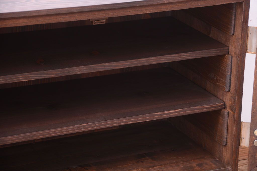 アンティーク家具　和製アンティーク　結霜ガラス入り!鉄脚サイドボード(ローボード)