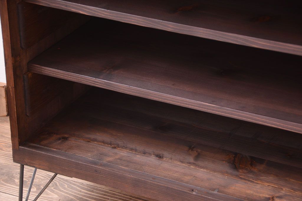 アンティーク家具　和製アンティーク　結霜ガラス入り!鉄脚サイドボード(ローボード)