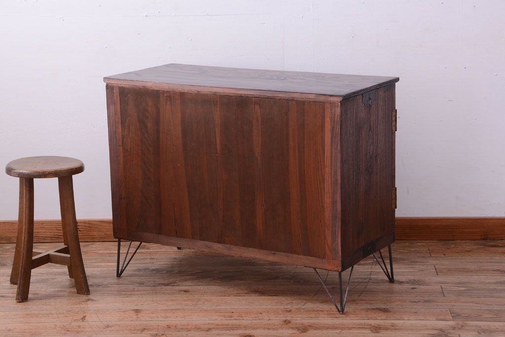 アンティーク家具　和製アンティーク　結霜ガラス入り!鉄脚サイドボード(ローボード)