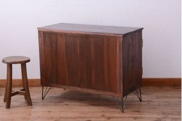 アンティーク家具　和製アンティーク　結霜ガラス入り!鉄脚サイドボード(ローボード)