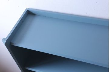 アンティーク家具　アンティークペイント　ブルーグレーカラーのシンプルな本棚(飾り棚)