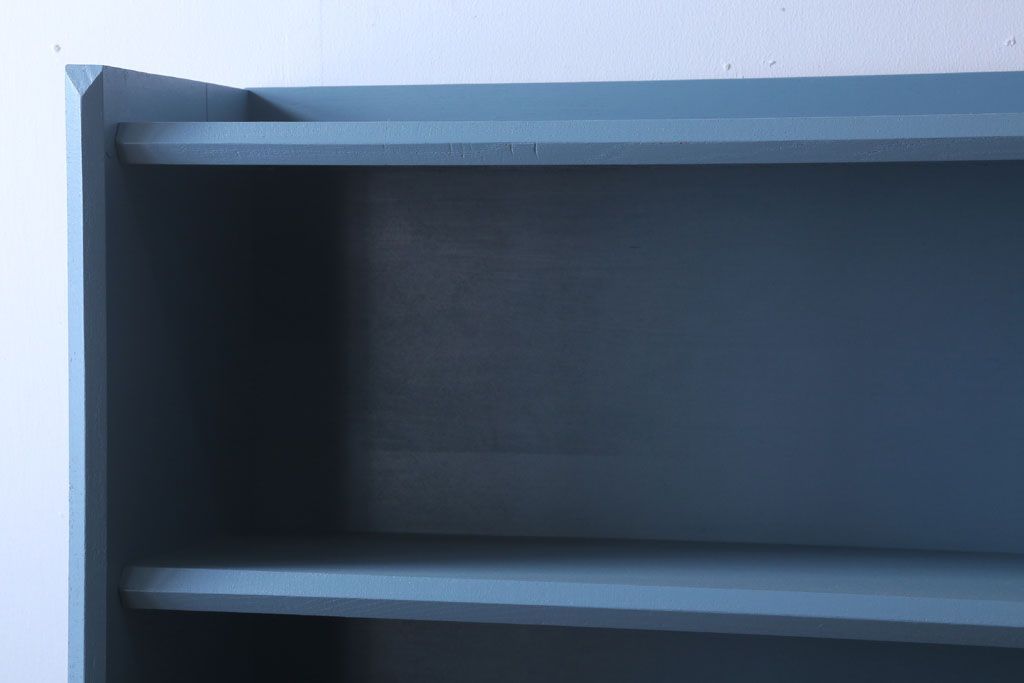 アンティーク家具　アンティークペイント　ブルーグレーカラーのシンプルな本棚(飾り棚)