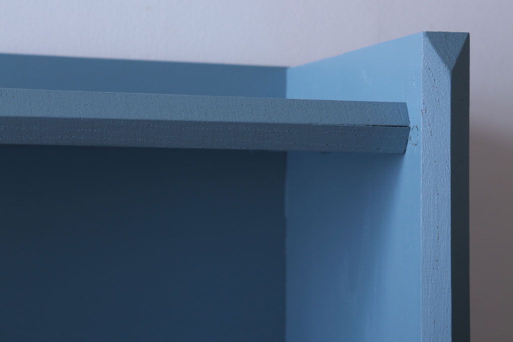 アンティーク家具　アンティークペイント　ブルーグレーカラーのシンプルな本棚(飾り棚)