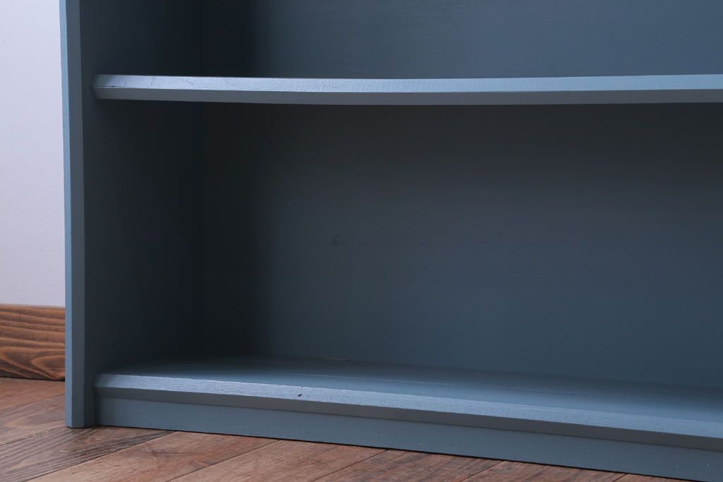 アンティーク家具　アンティークペイント　ブルーグレーカラーのシンプルな本棚(飾り棚)