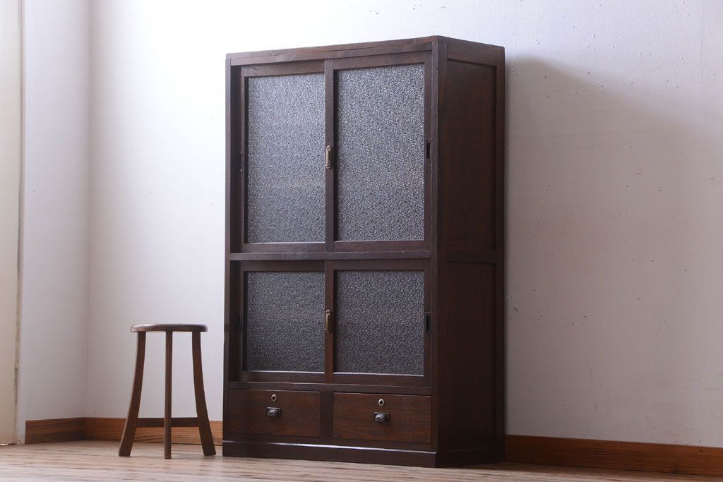 アンティーク家具　古民具・骨董　ダイヤガラス引き戸のアンティーク収納棚