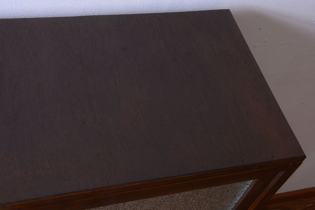 アンティーク家具　古民具・骨董　ダイヤガラス引き戸のアンティーク収納棚