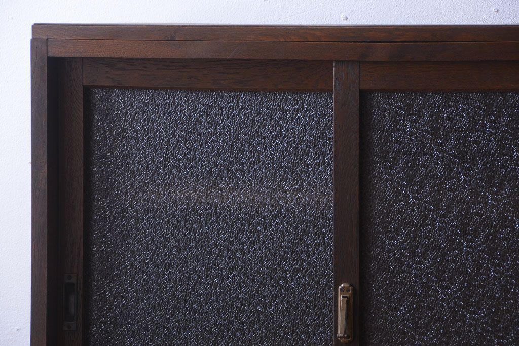 アンティーク家具　古民具・骨董　ダイヤガラス引き戸のアンティーク収納棚