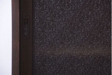 アンティーク家具　古民具・骨董　ダイヤガラス引き戸のアンティーク収納棚