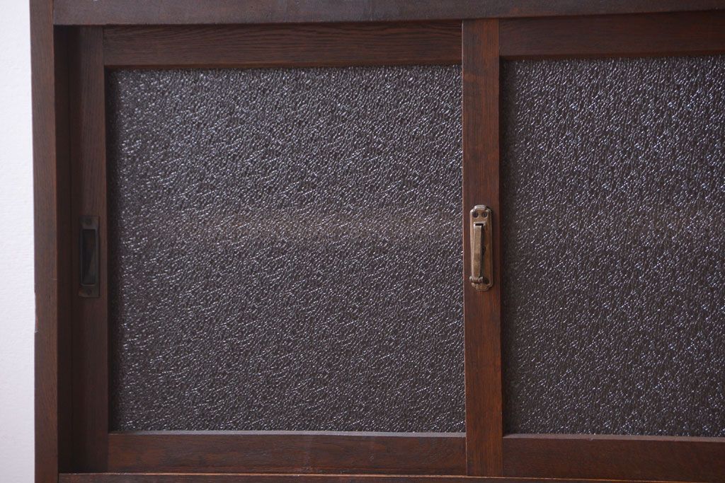 アンティーク家具　古民具・骨董　ダイヤガラス引き戸のアンティーク収納棚