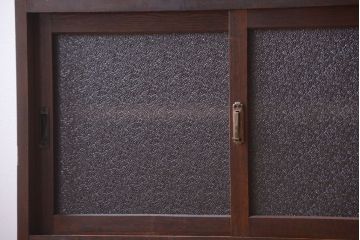 アンティーク家具　古民具・骨董　ダイヤガラス引き戸のアンティーク収納棚