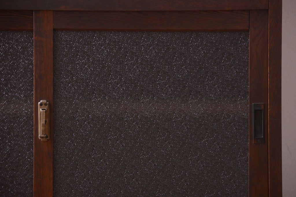 アンティーク家具　古民具・骨董　ダイヤガラス引き戸のアンティーク収納棚