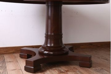 アンティーク家具　イギリスアンティーク　ウォールナット材のダイニングテーブル(オーバルテーブル)